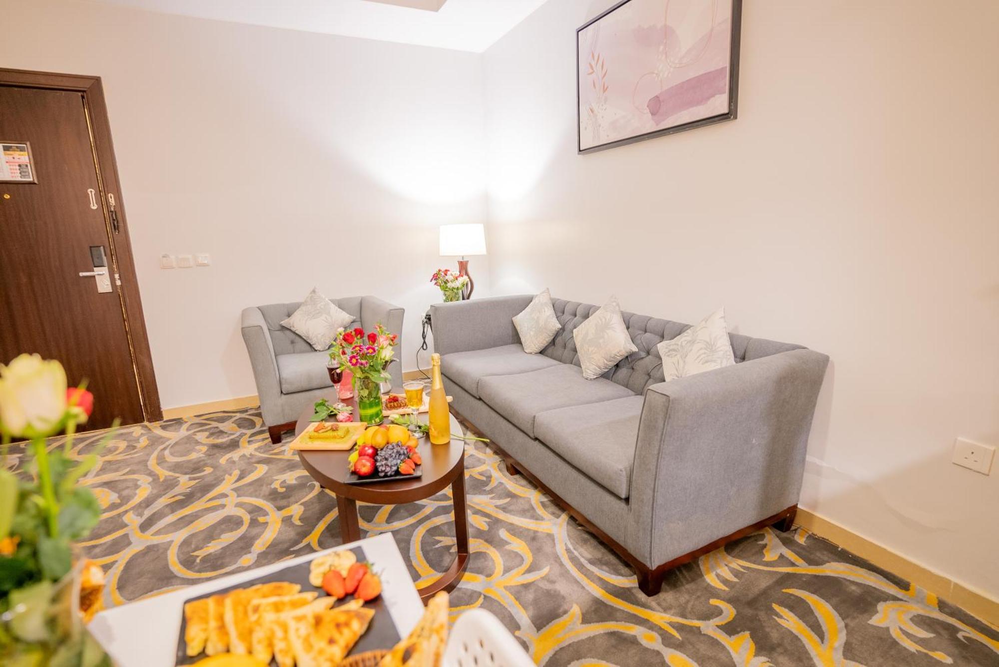 Laten Suites Al Naseem Jiddah Esterno foto