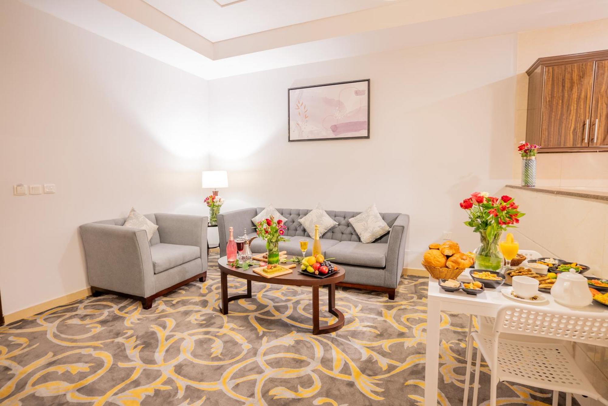 Laten Suites Al Naseem Jiddah Esterno foto